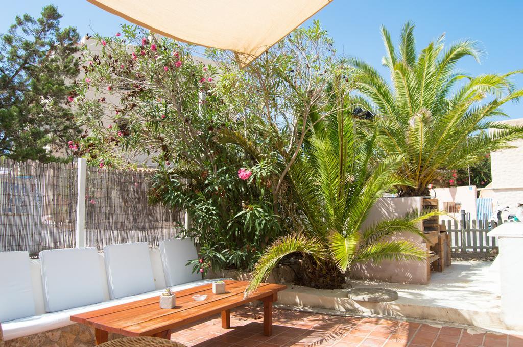 Hostal Mayans Es Pujols Exterior photo